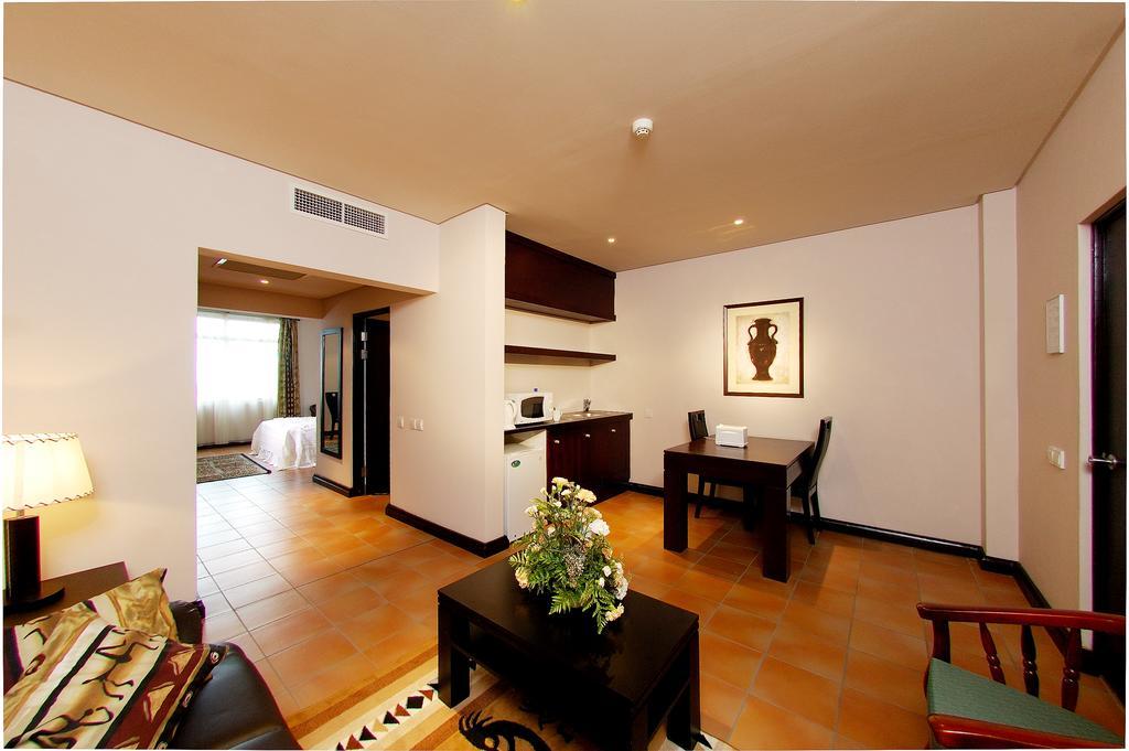 Blue Pearl Hotel & Apartments دار السلام المظهر الخارجي الصورة
